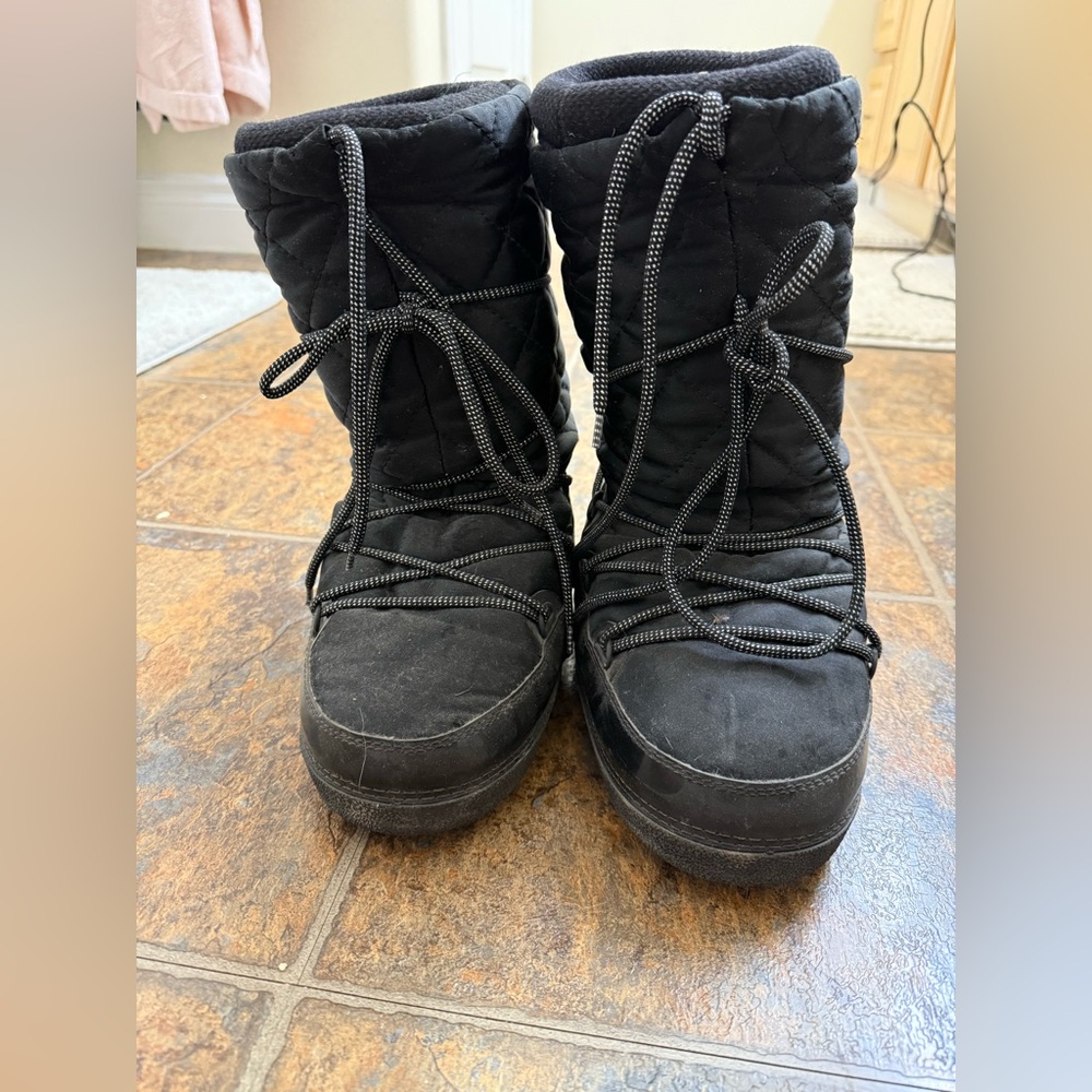 Moon boots